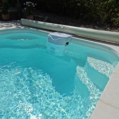 petite piscine à bloc filtrant